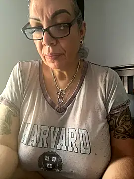 dieseldame1313 online show from November 13, 2025, 8:30 pm