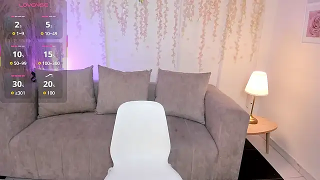 Snapshot of Natti_london chatting on December 17, 2025, 5:35 am Natti london online show from December 17, 2025, 5:35 am