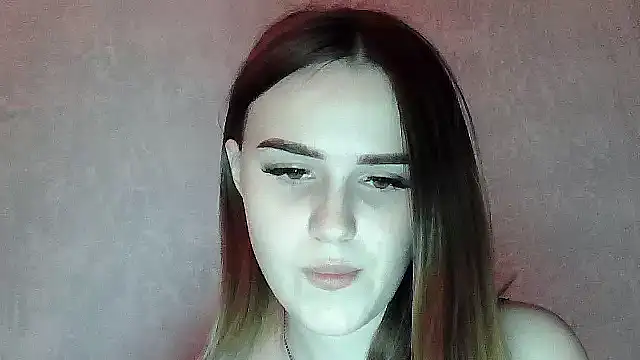 SweetLoraa online show from December 5, 2025, 3:41 pm