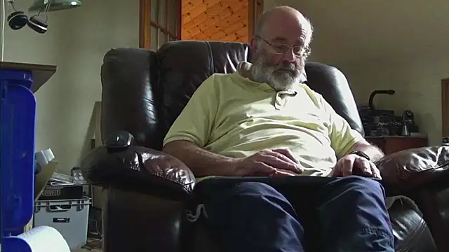 janzer13 online show from October 3, 2025, 1:52 pm