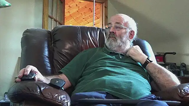 janzer13 online show from November 28, 2025, 2:09 pm