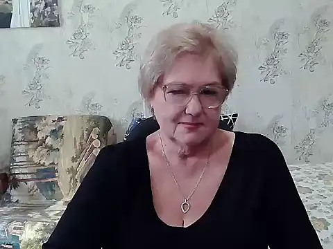 Snapshot of Renata62011 chatting on October 13, 2025, 11:21 am Renata62011 online show from October 13, 2025, 11:21 am