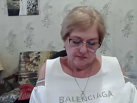 Snapshot of Renata62011 chatting on November 5, 2025, 12:16 pm Renata62011 online show from November 5, 2025, 12:16 pm