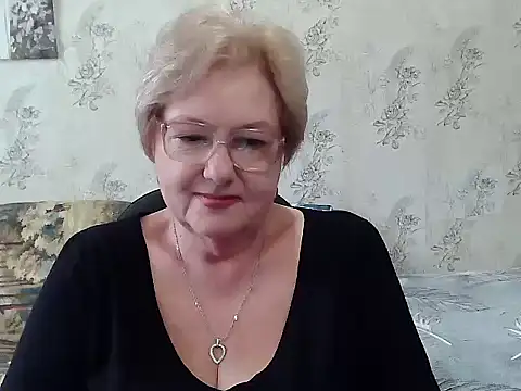 Snapshot of Renata62011 chatting on November 8, 2025, 9:42 am Renata62011 online show from November 8, 2025, 9:42 am