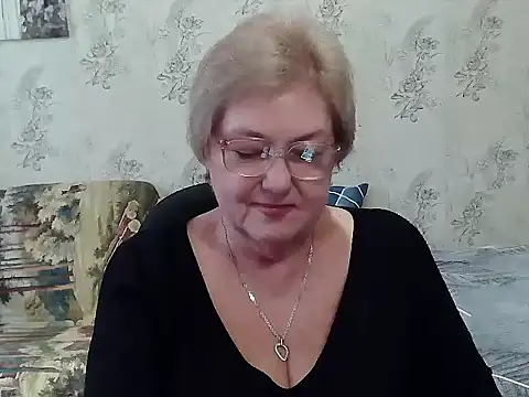 Snapshot of Renata62011 chatting on November 17, 2025, 12:55 pm Renata62011 online show from November 17, 2025, 12:55 pm