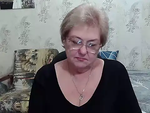 Snapshot of Renata62011 chatting on November 18, 2025, 4:22 pm Renata62011 online show from November 18, 2025, 4:22 pm