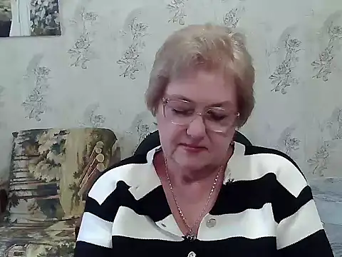 Snapshot of Renata62011 chatting on December 2, 2025, 12:21 pm Renata62011 online show from December 2, 2025, 12:21 pm