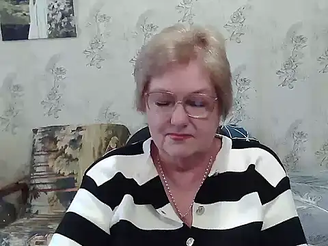 Snapshot of Renata62011 chatting on December 3, 2025, 12:03 pm Renata62011 online show from December 3, 2025, 12:03 pm