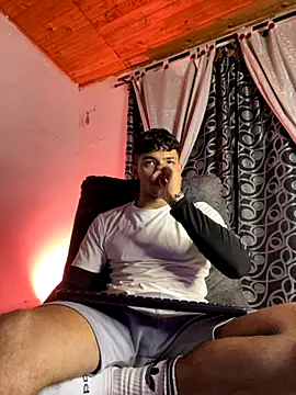 Snapshot of ArturoCardona_ chatting on October 1, 2025, 12:49 am ArturoCardona online show from October 1, 2025, 12:49 am
