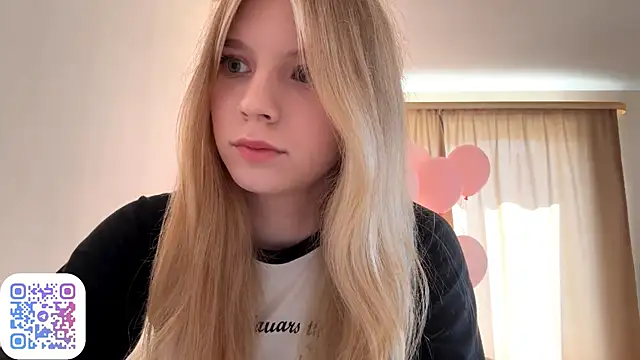 FruityXo online show from September 22, 2025, 8:38 am