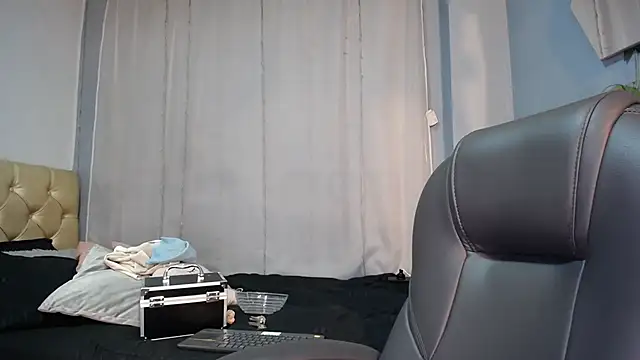 Lulugh  online show from December 3, 2025, 7:34 pm