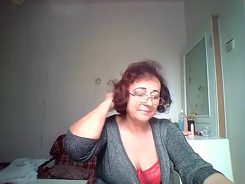 Snapshot of Julia54391 chatting on October 6, 2025, 10:45 am Julia54391 online show from October 6, 2025, 10:45 am