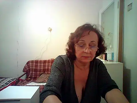 Snapshot of Julia54391 chatting on October 13, 2025, 7:36 pm Julia54391 online show from October 13, 2025, 7:36 pm
