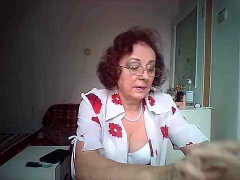 Snapshot of Julia54391 chatting on October 19, 2025, 8:26 am Julia54391 online show from October 19, 2025, 8:26 am
