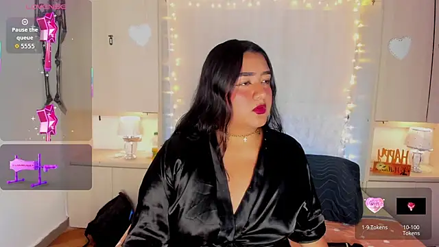 LilyWhitney online show from October 29, 2025, 4:15 am