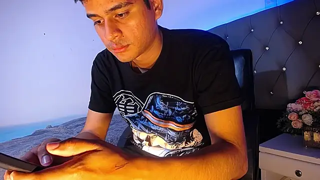 Snapshot of Charlie_Cock_ chatting on November 21, 2025, 4:00 am Charlie Cock online show from November 21, 2025, 4:00 am