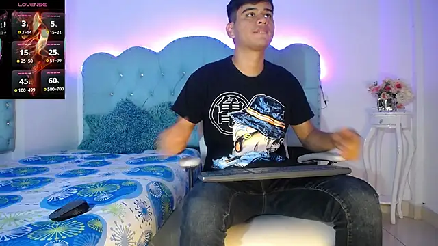 Snapshot of Charlie_Cock_ chatting on December 17, 2025, 3:56 am Charlie Cock online show from December 17, 2025, 3:56 am