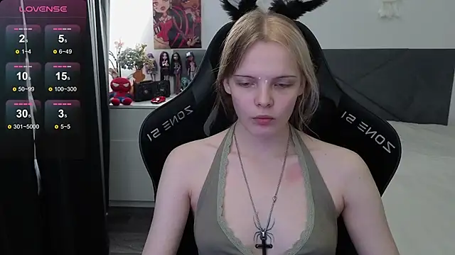 Luna Navy online show from September 15, 2025, 8:14 am