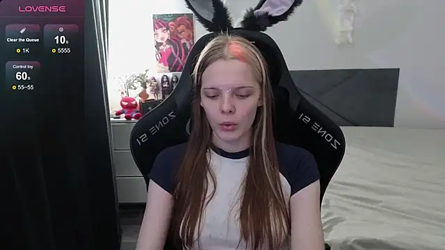 Luna Navy online show from September 20, 2025, 8:37 am