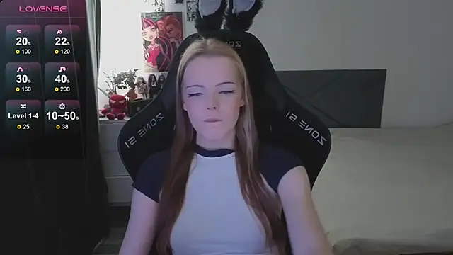 Luna Navy online show from October 21, 2025, 9:32 am