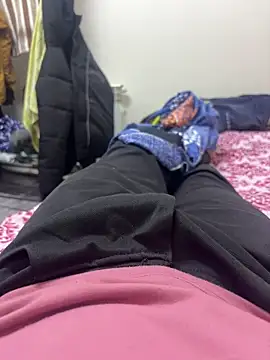 bigbulllaksh online show from October 9, 2025, 2:04 pm