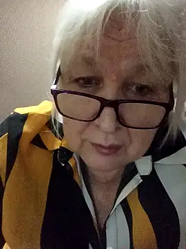 Alexia64231 online show from December 1, 2025, 4:01 pm