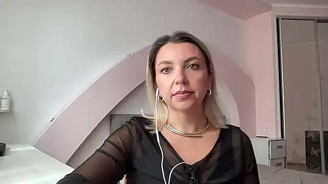 Snapshot of Beautysoul_ chatting on September 12, 2025, 9:09 am Beautysoul  online show from September 12, 2025, 9:09 am