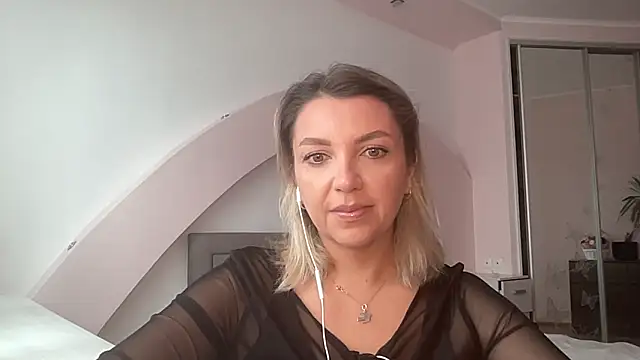 Snapshot of Beautysoul_ chatting on September 16, 2025, 10:05 am Beautysoul  online show from September 16, 2025, 10:05 am