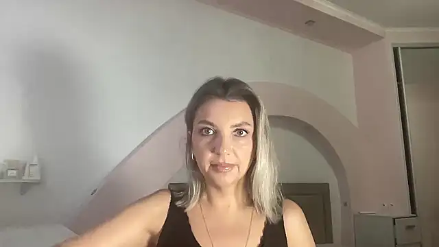 Snapshot of Beautysoul_ chatting on September 19, 2025, 1:45 pm Beautysoul  online show from September 19, 2025, 1:45 pm