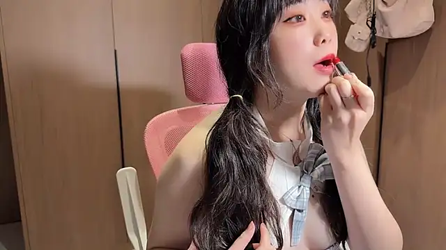 Snapshot of Lilium-520 chatting on November 23, 2025, 11:54 am Lilium-520 online show from November 23, 2025, 11:54 am