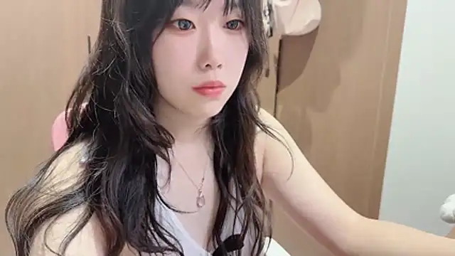 Snapshot of Lilium-520 chatting on December 4, 2025, 11:41 am Lilium-520 online show from December 4, 2025, 11:41 am