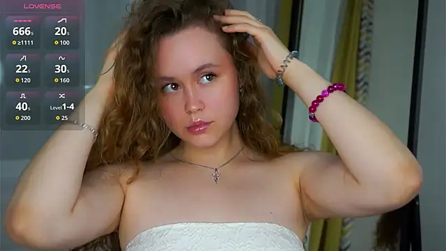 SusannaScholler online show from October 16, 2025, 6:31 pm