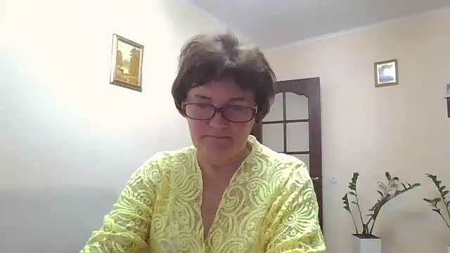Snapshot of Galina56301 chatting on October 23, 2025, 4:06 pm Galina56301 online show from October 23, 2025, 4:06 pm