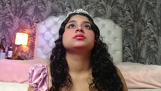 RylieRoss online show from November 7, 2025, 1:22 pm