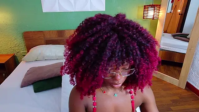 Snapshot of Chocolatte_dreams chatting on October 1, 2025, 1:17 pm Chocolatte dreams online show from October 1, 2025, 1:17 pm