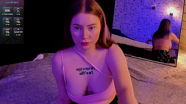 Lillie Berry online show from November 7, 2025, 4:34 am