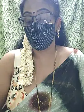 sweet-lotus online show from October 15, 2025, 5:24 pm