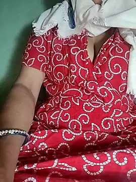 Hotty-Monaa online show from November 25, 2025, 5:02 pm