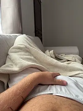 Snapshot of HommeSecret- chatting on September 14, 2025, 4:17 pm HommeSecret- online show from September 14, 2025, 4:17 pm