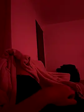 Snapshot of HommeSecret- chatting on September 15, 2025, 7:36 pm HommeSecret- online show from September 15, 2025, 7:36 pm