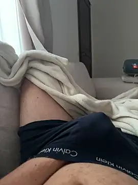 Snapshot of HommeSecret- chatting on September 19, 2025, 5:46 pm HommeSecret- online show from September 19, 2025, 5:46 pm