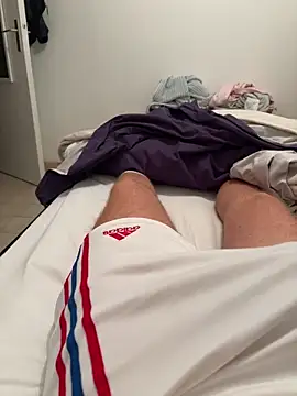 Snapshot of HommeSecret- chatting on October 9, 2025, 6:17 pm HommeSecret- online show from October 9, 2025, 6:17 pm