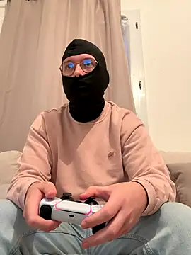 Snapshot of HommeSecret- chatting on October 27, 2025, 5:06 pm HommeSecret- online show from October 27, 2025, 5:06 pm