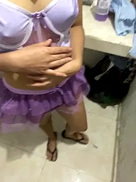 pareja-dispuesta online show from October 6, 2025, 1:14 am