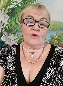 VioletSweet5566 online show from September 19, 2025, 1:45 pm