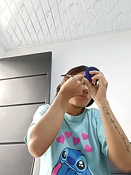 Little-Pussy-Sweet online show from November 26, 2025, 1:23 pm