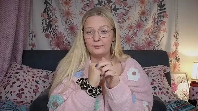 Snapshot of Daisyxoxo_ chatting on October 29, 2025, 9:05 pm Daisyxoxo online show from October 29, 2025, 9:05 pm