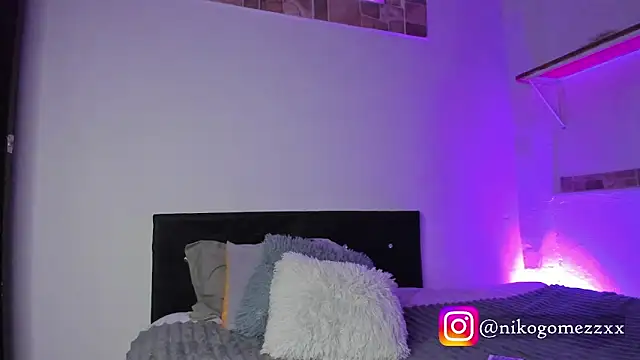 Snapshot of max_valiant1 chatting on October 11, 2025, 12:43 am max valiant1 online show from October 11, 2025, 12:43 am