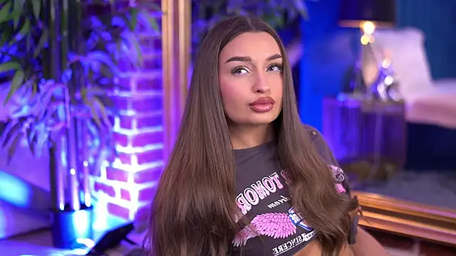 Snapshot of MillaSerene chatting on November 28, 2025, 7:22 am MillaSerene online show from November 28, 2025, 7:22 am