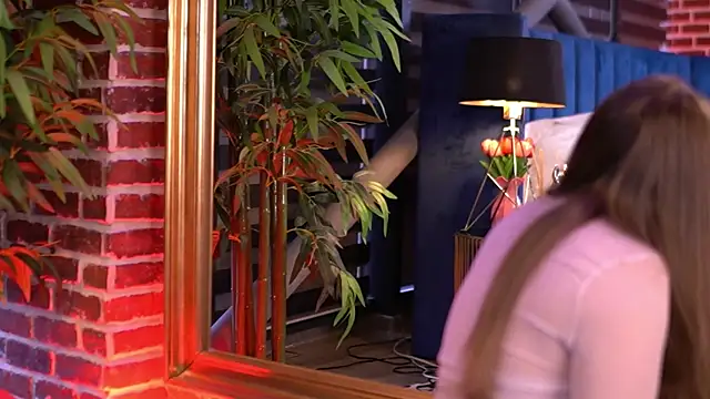 Snapshot of MillaSerene chatting on December 5, 2025, 7:17 am MillaSerene online show from December 5, 2025, 7:17 am